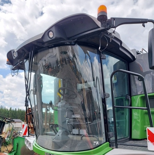 Купити кузов чи кабіну на трактор чи комбайн в магазині UkrAgroParts.com.ua Кабіна та кузовні елементи для агротехніки